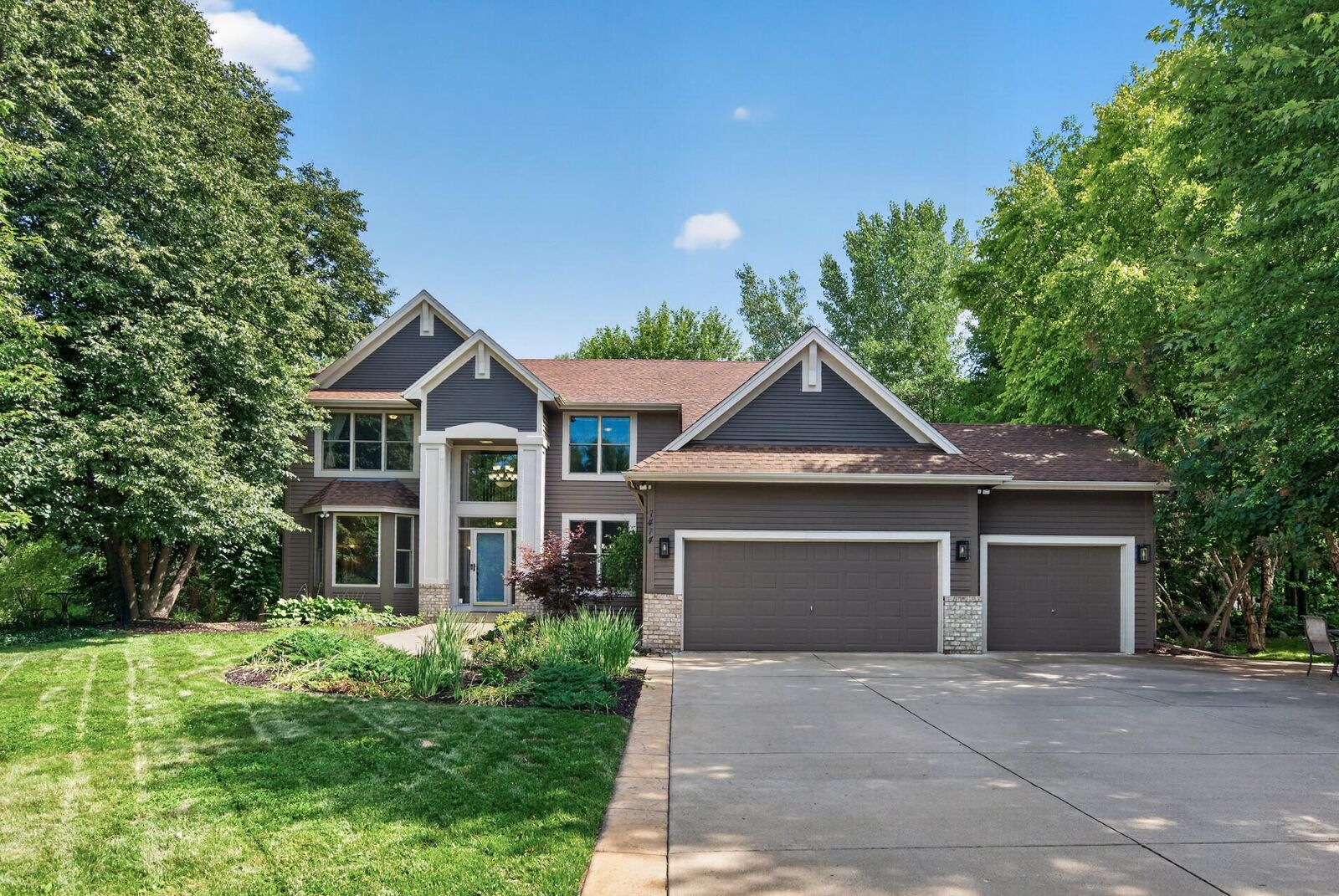 Property Photo:  7474 Moccasin Trail  MN 55317 