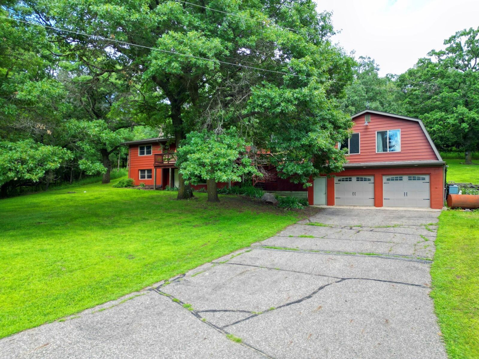 Property Photo: 20631 County Road 9 NE MN 56273