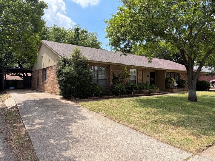 Property Photo:  2907 Hilltop Drive  TX 76039 
