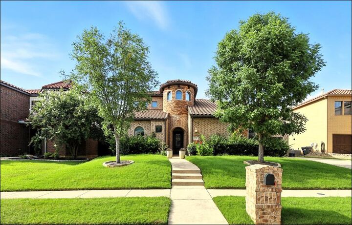 Property Photo:  1733 Adalina Drive  TX 76248 