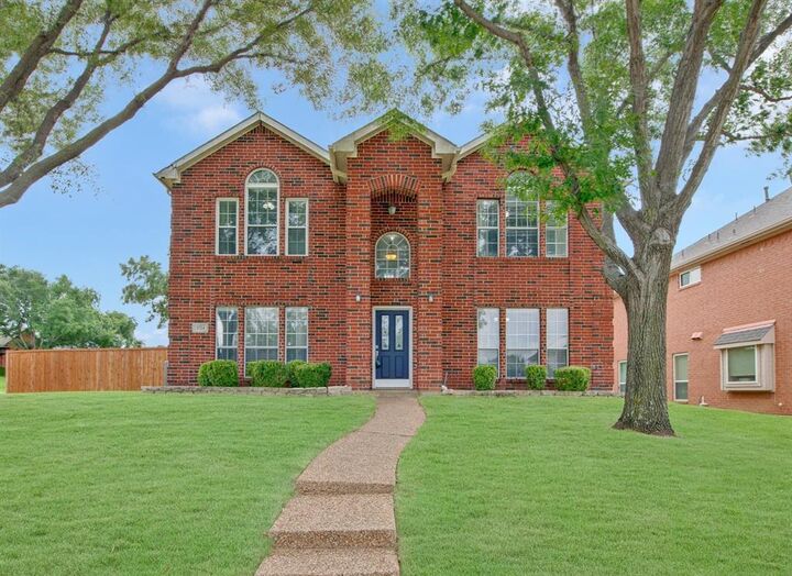Property Photo: 2724 Winterlake Drive TX 75006