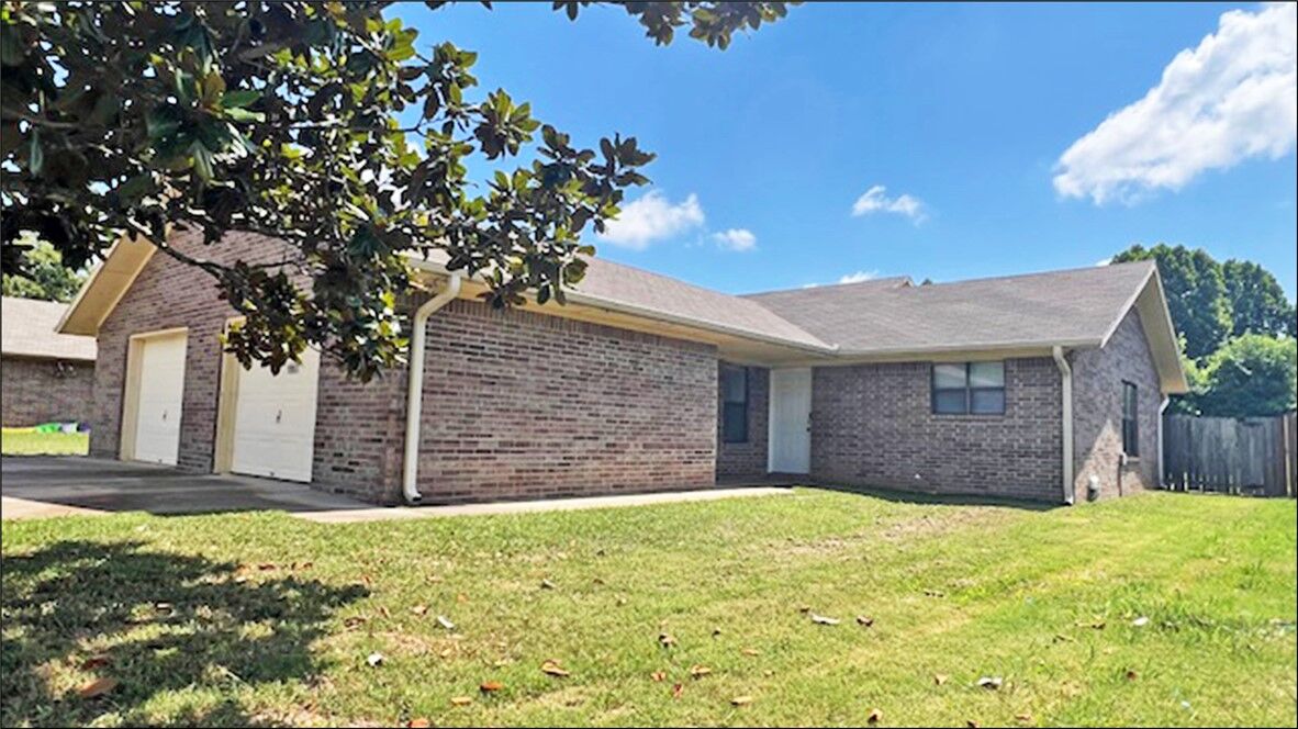 Property Photo:  1949 - 1951 S 18th Street  AR 72758 