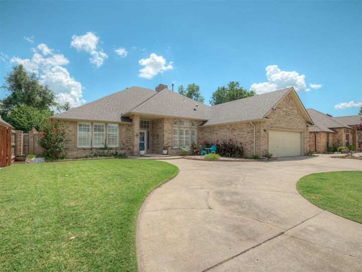 Property Photo: 8024 NW 100th Street OK 73162