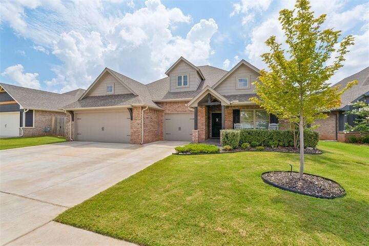Property Photo:  19012 Grove Parkway  OK 73012 