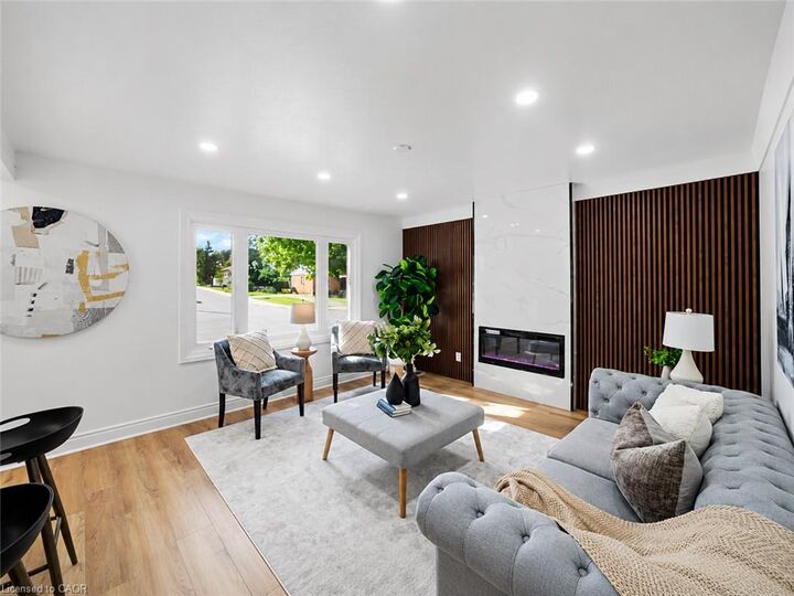 Property Photo:  
