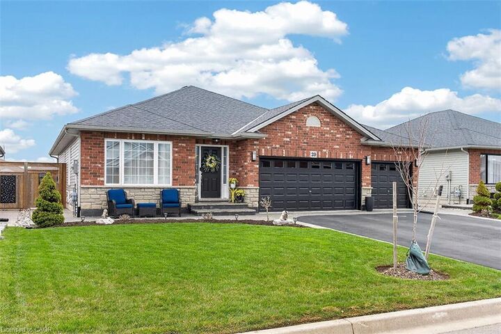 Property Photo: 20 Linda Crescent ON N0A 1H0