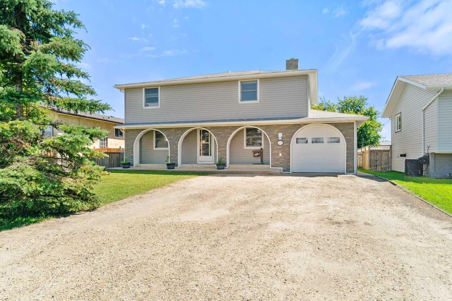 Property Photo:  9805 98 Ave  AB T0H 3C0 