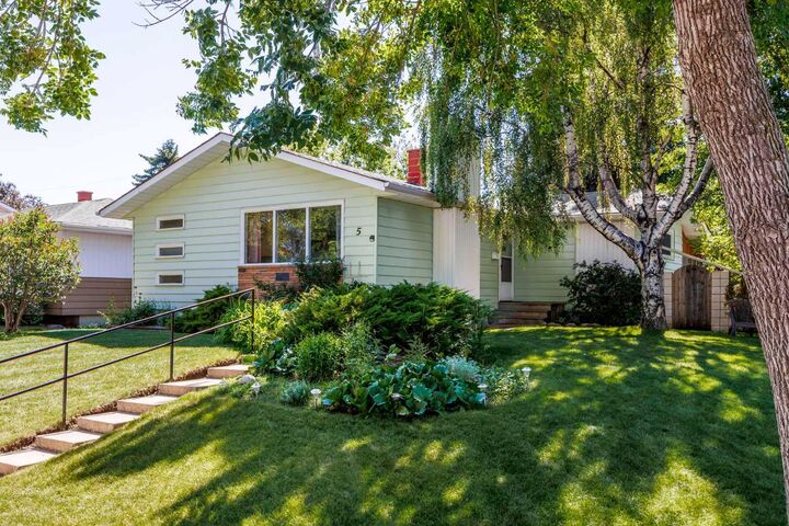 Property Photo: 5 Fraser Road SE AB T2H 1E4