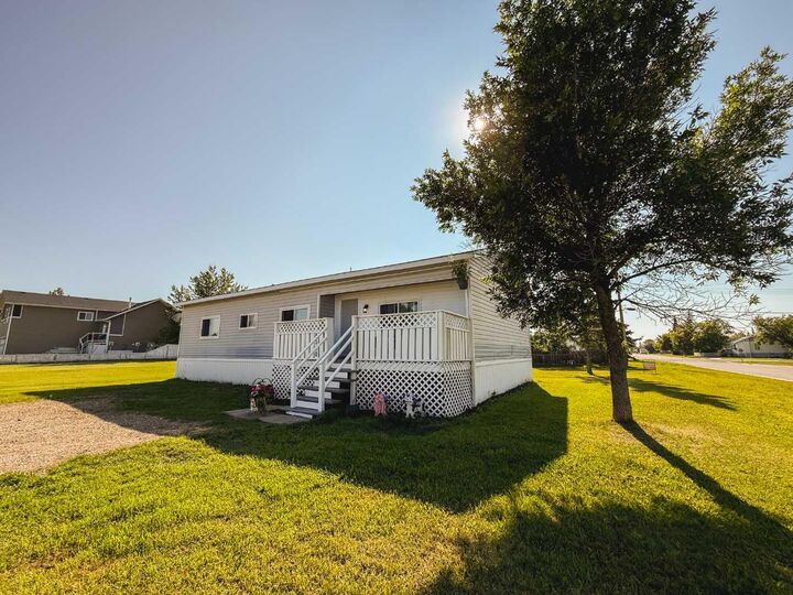 4540 48 Street — photo 1