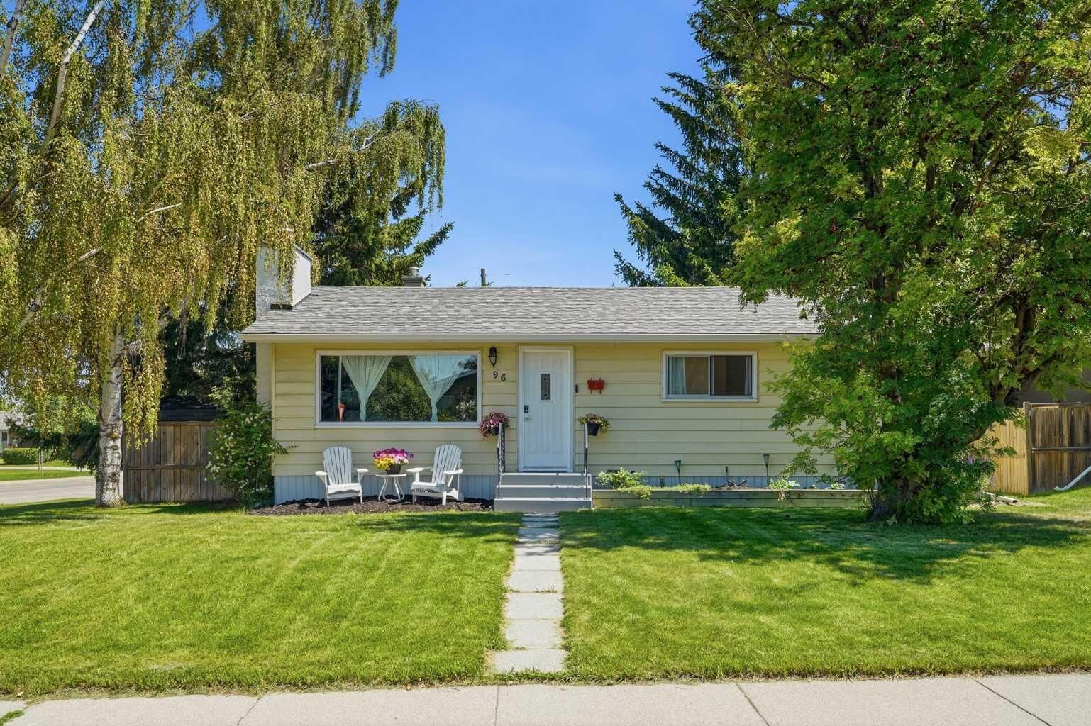 Property Photo: 96 Waterloo Drive SW AB T3C 3G3