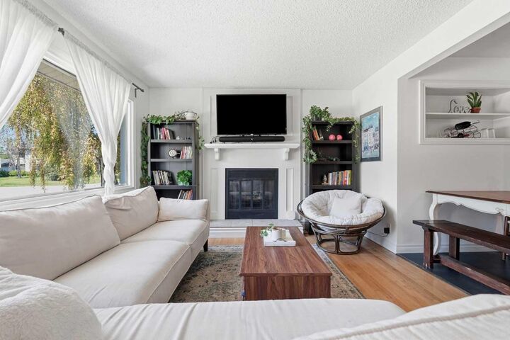 96 Waterloo Drive SW — photo 1