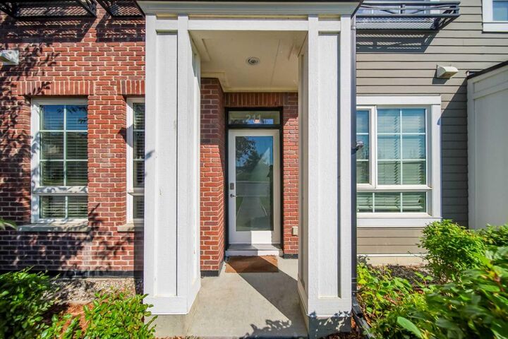 Property Photo: 211 Copperpond Common SE AB T2Z 1G5