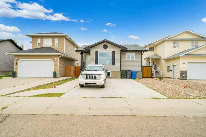 Property Photo: 190 Ranchlands Boulevard NE AB T1C 0E3