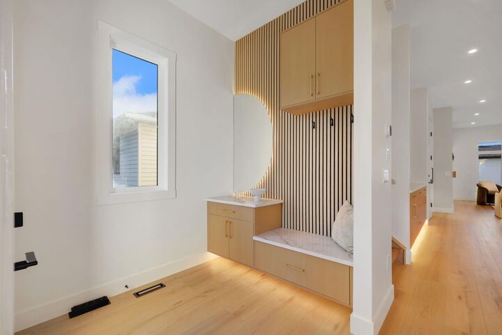 Property Photo: 6428 33 Avenue NW AB T3B 1L1