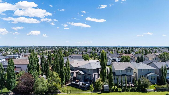 Property Photo: 144 Everhollow Street SW AB T2Y 0B1