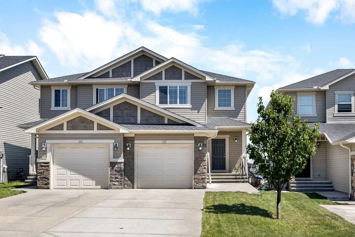 32 Panatella Common NW — photo 1