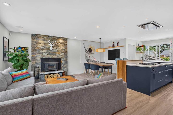 Property Photo:  824 Cannell Road SW  AB T2W 1T4 