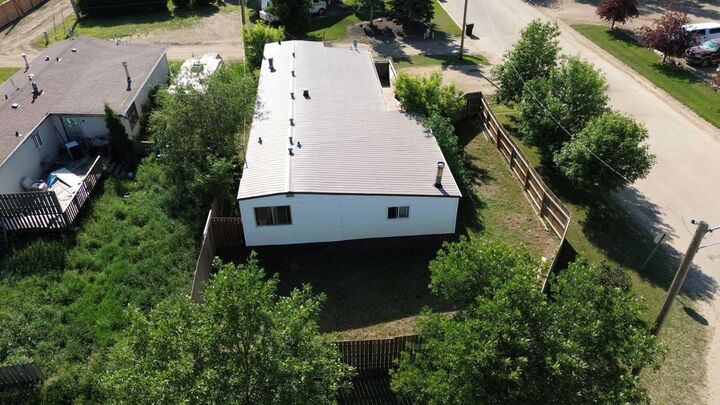 Property Photo: 5220 44 Street AB T0C 1B0