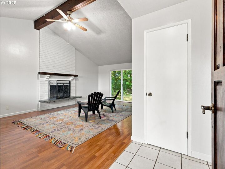 Property Photo: 343 Cumberland St OR 97103
