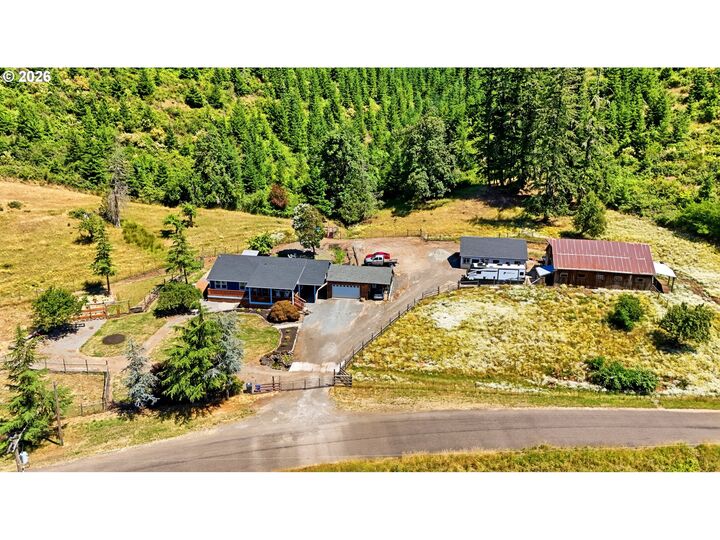 Property Photo:  37886 S Wilhoit Rd  OR 97038 