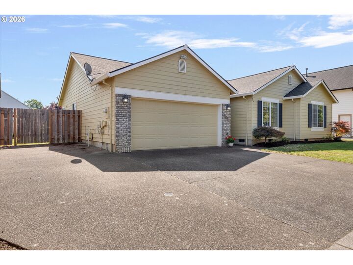 Property Photo: 1172 S Sycamore St OR 97013