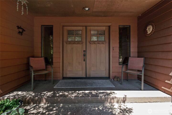 Property Photo:  6915  244th Street Ct E  WA 98338 