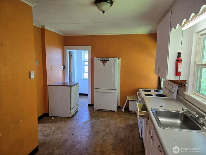 Property Photo: 318 E Schley Street WA 98520