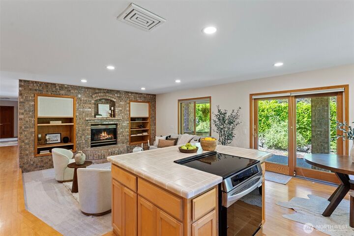 Property Photo:  7810  175th Street SW  WA 98026 