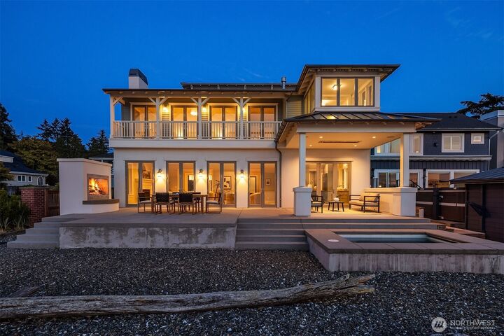 Property Photo: 7 SW Three Tree Point Lane WA 98166