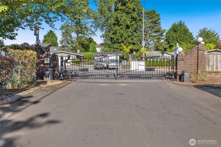 Property Photo:  11444 SE 257th Place D203  WA 98030 