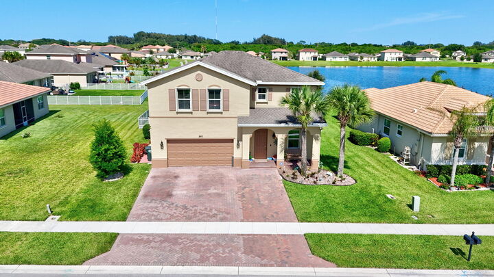 Property Photo: 840 Gairloch Lane FL 34947