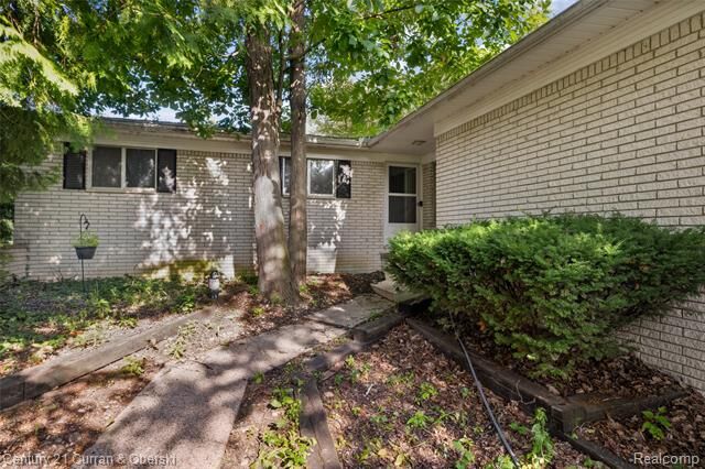 Property Photo: 4652 Patrick Road MI 48322