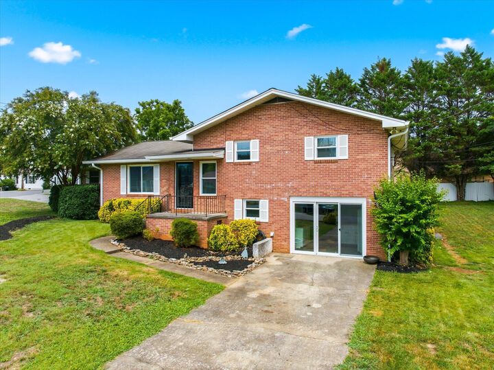 Property Photo: 303 Scott Street TN 37303