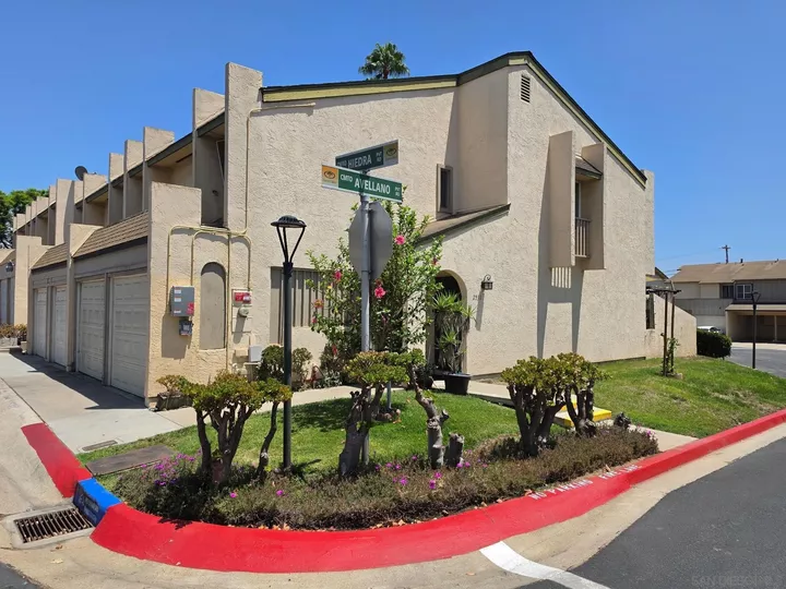 Property Photo: 2531 Caminito Hiedra CA 92154