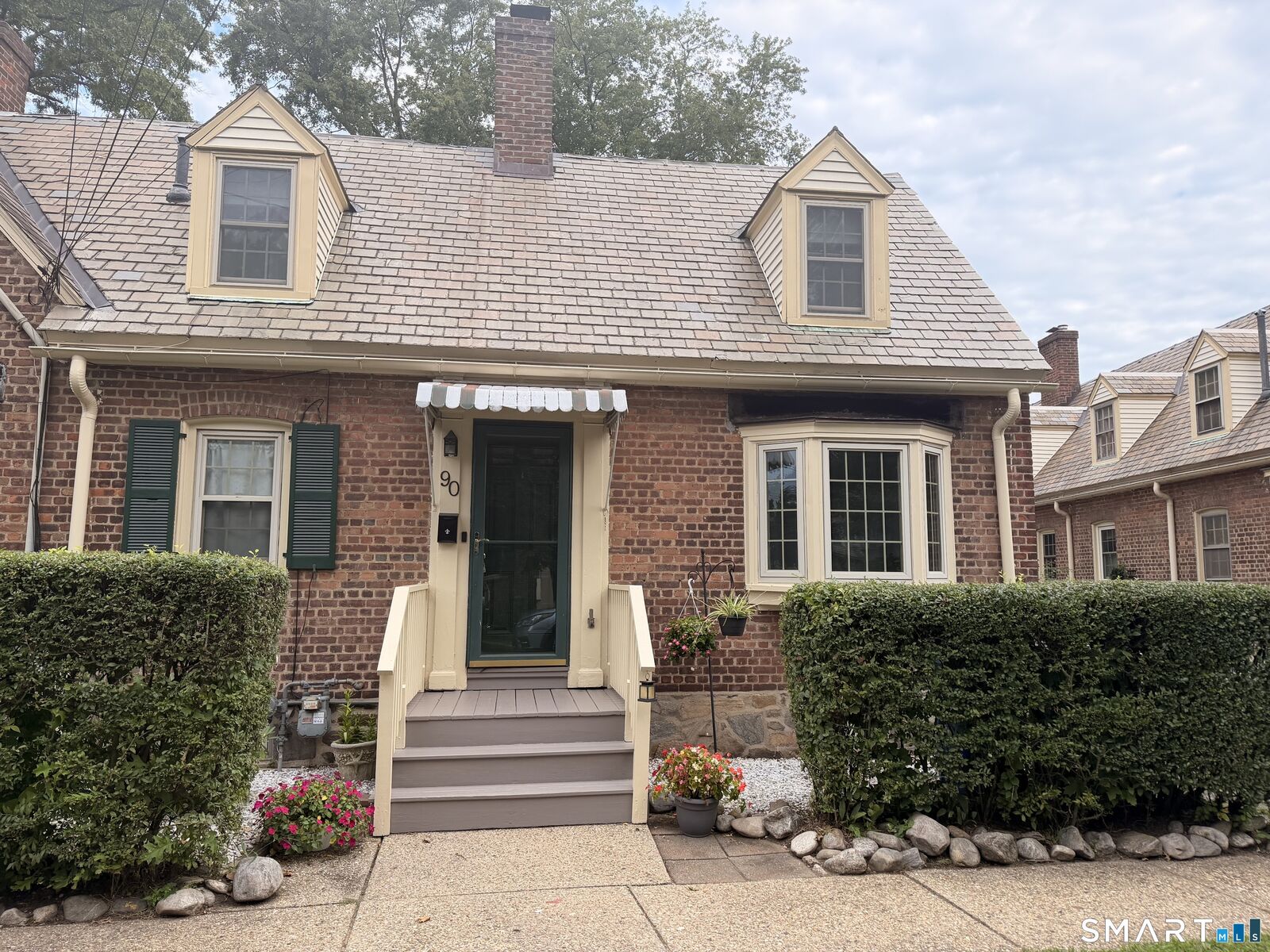 Property Photo:  90 Sims Street  CT 06604 