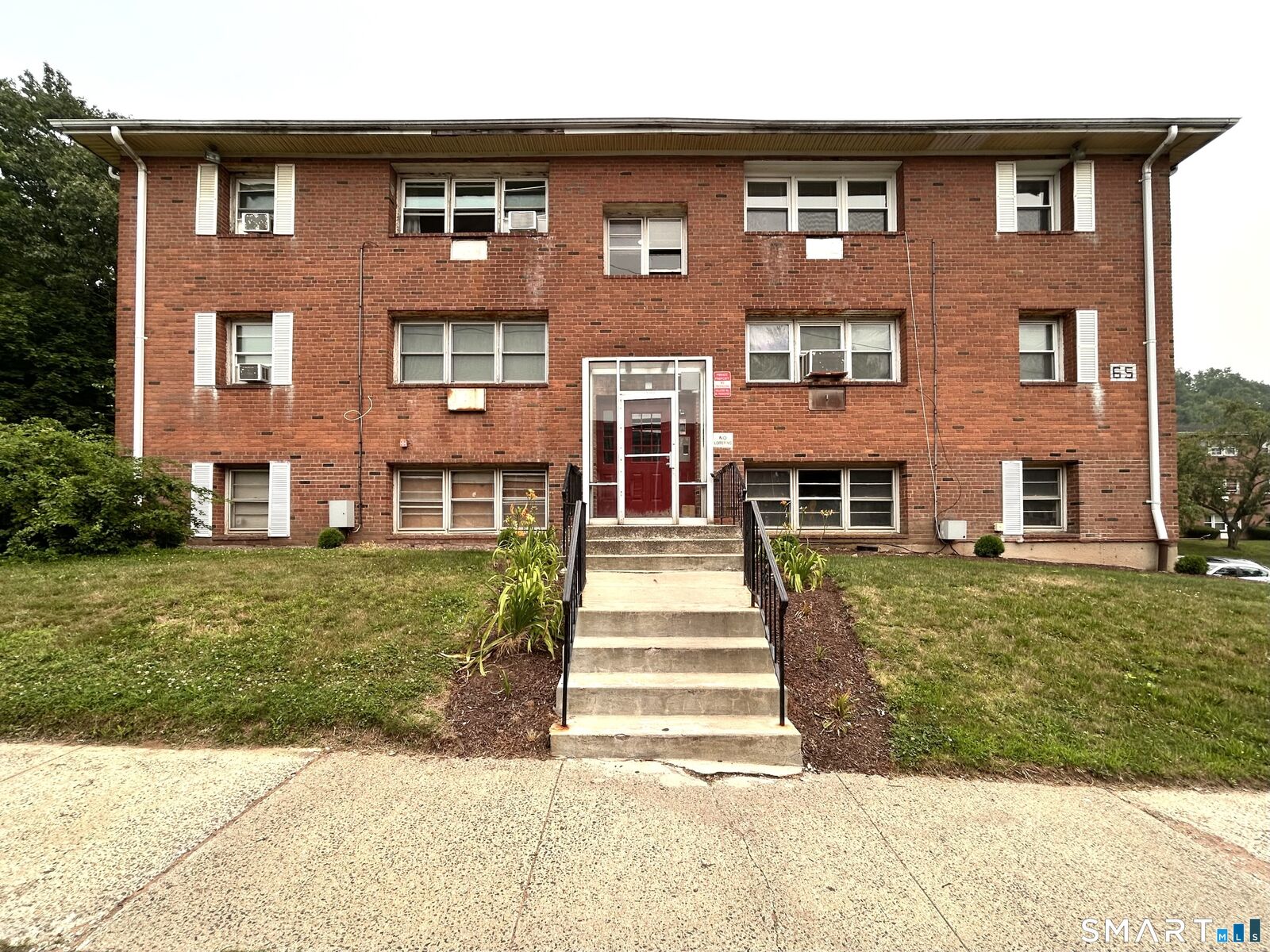 Property Photo:  65 Donna Drive C1  CT 06513 