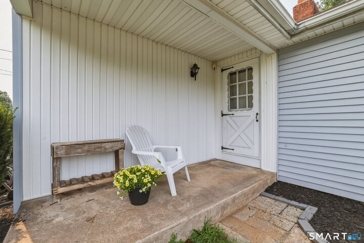 Property Photo:  126 Davis Road  CT 06118 