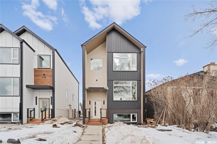Property Photo: 426 Empress Street SK S7K 0Y1