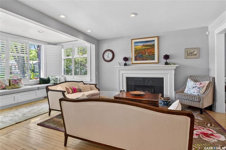 2718 Regina Avenue — photo 1