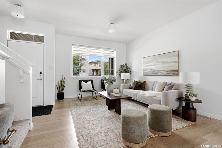 Property Photo: 5121 Buckingham Drive E SK S4V 3S3