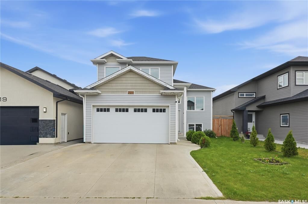 Property Photo:  223 Ells Crescent  SK S7L 6K6 