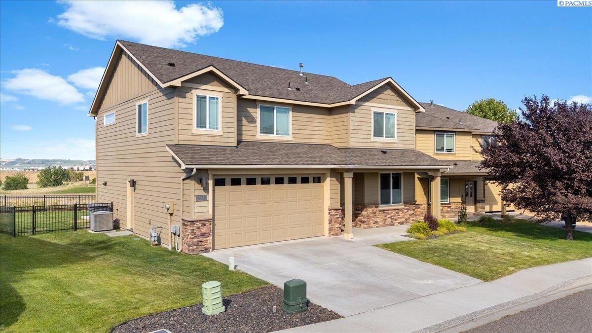 Property Photo: 2660 Sandpiper Loop WA 99354