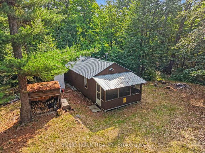 3498 Darling Road N — photo 1