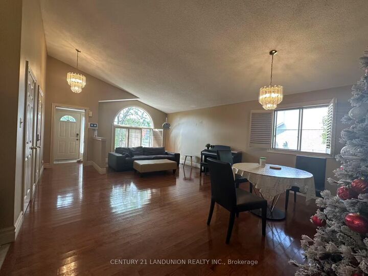 Photo de la propriété: 104 Hepburn Crescent ON L9C 7S5