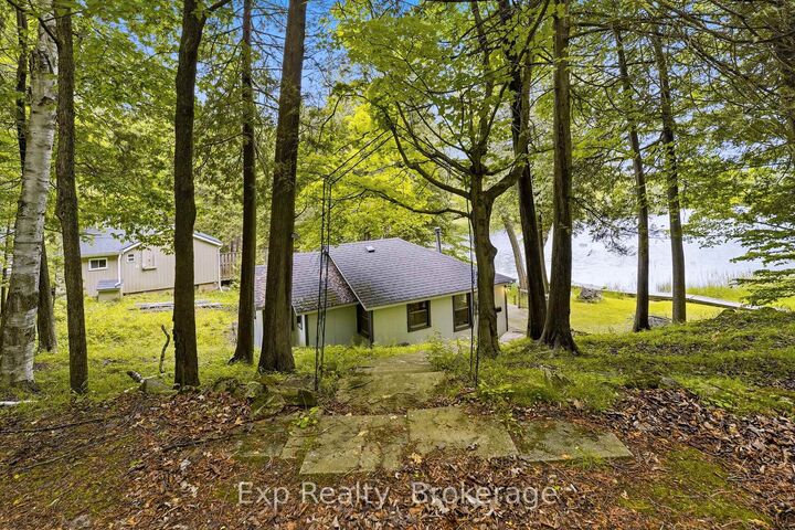 Property Photo:  2077 Hambly Lane  ON K0H 1W0 