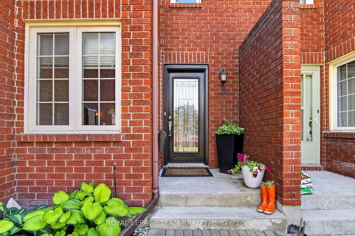 3 Hepburn Court — photo 1
