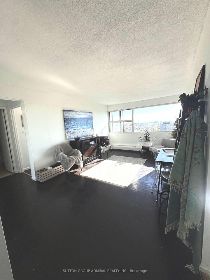 Property Photo:  715 Don Mills Road 2405  ON M3C 1S5 