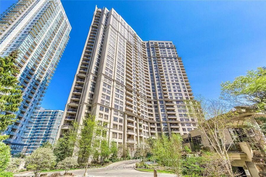 Property Photo: 3880 Duke Of York Boulevard 2409 ON L5B 4M7