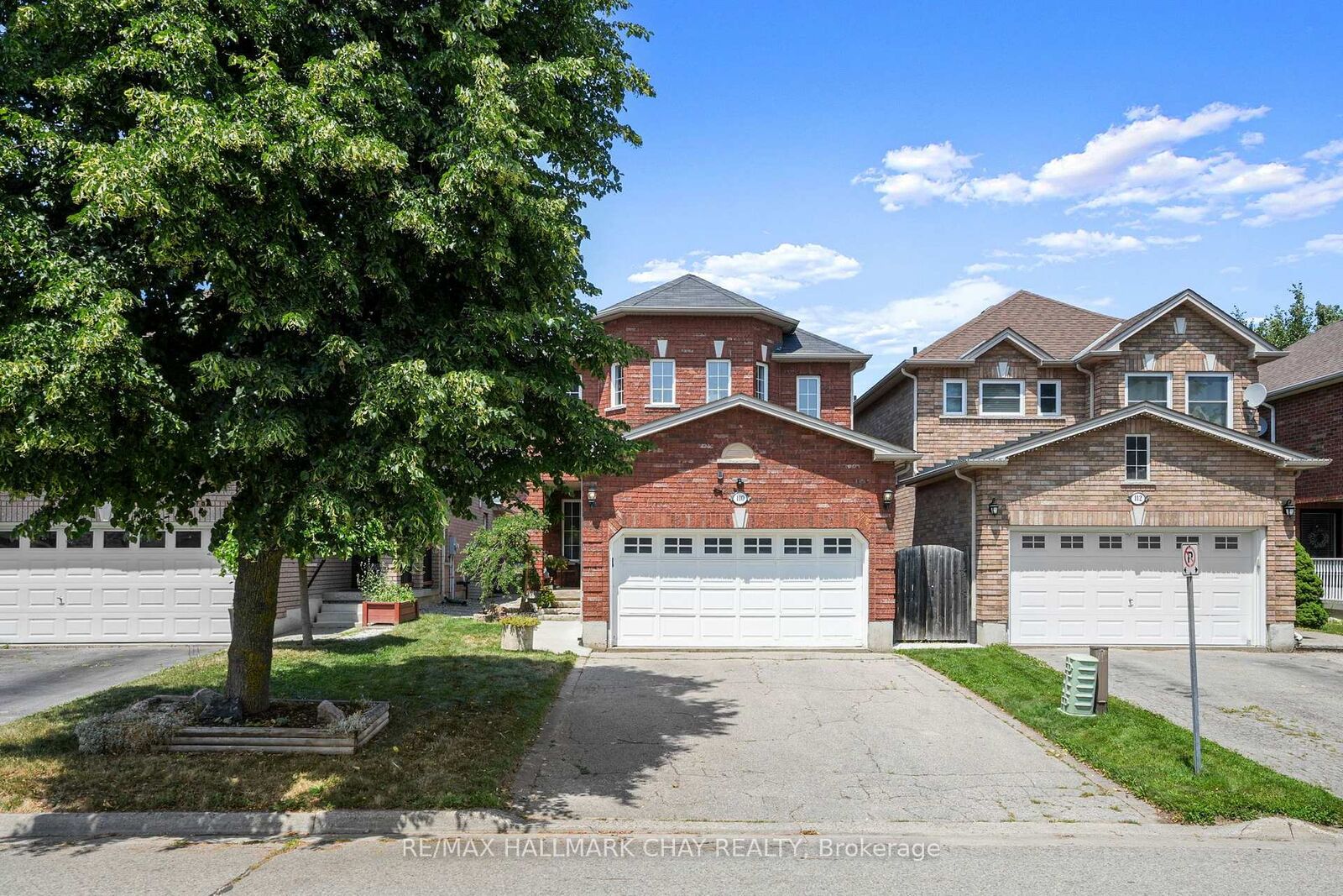 Property Photo: 110 Henderson Crescent ON L9R 1Y5