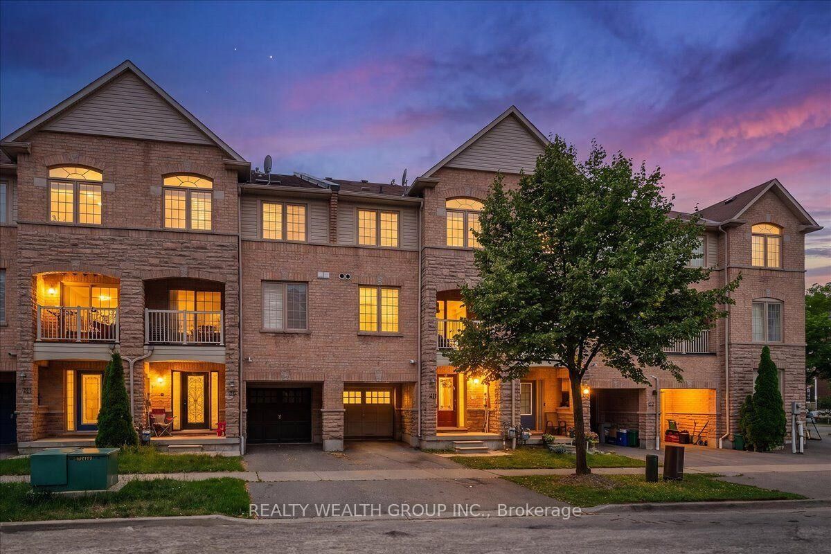 Property Photo:  40 Clowes Street  ON L1Z 0K9 